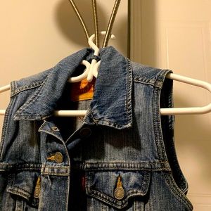 Levi’s Sleeveless Jean Jacket